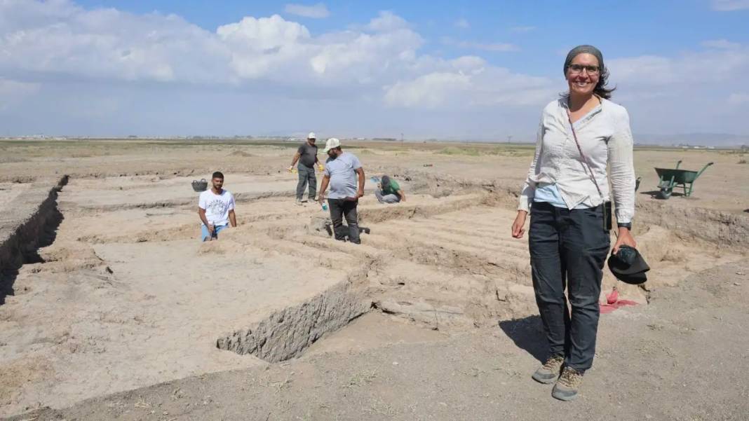 Hatay’da Zamanı Durduran Keşif! 7 Bin 200 Yıllık Ayak İzleri Bulundu 5